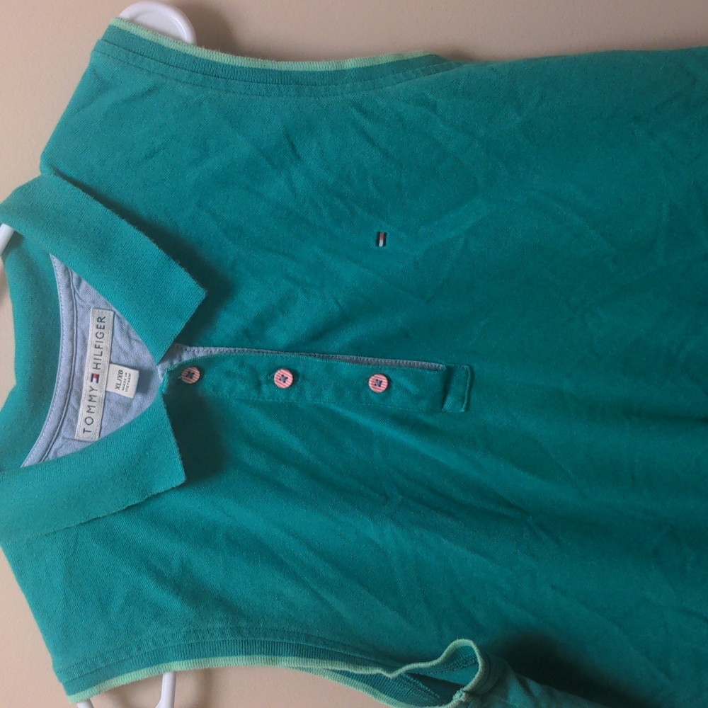 Women's sleeveless polo shirt. Cotton / spandex blend. Green